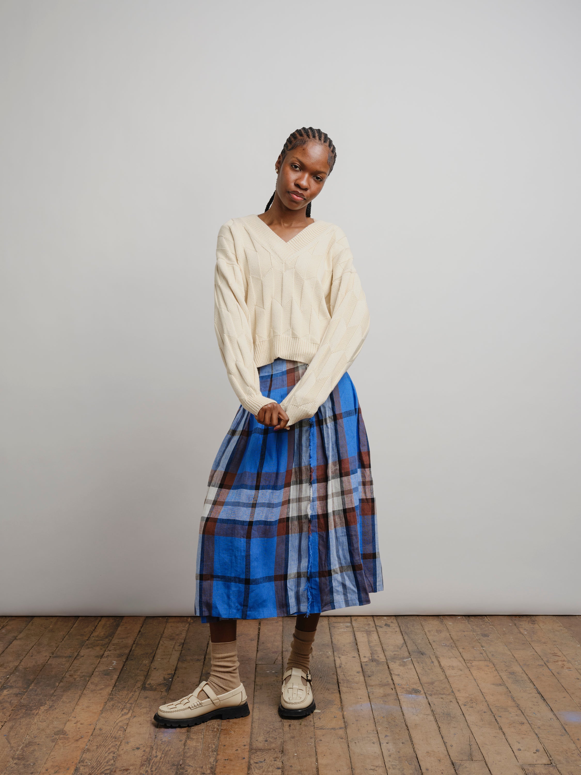 Lilly Chevron V-Neck Sweater - Plaster