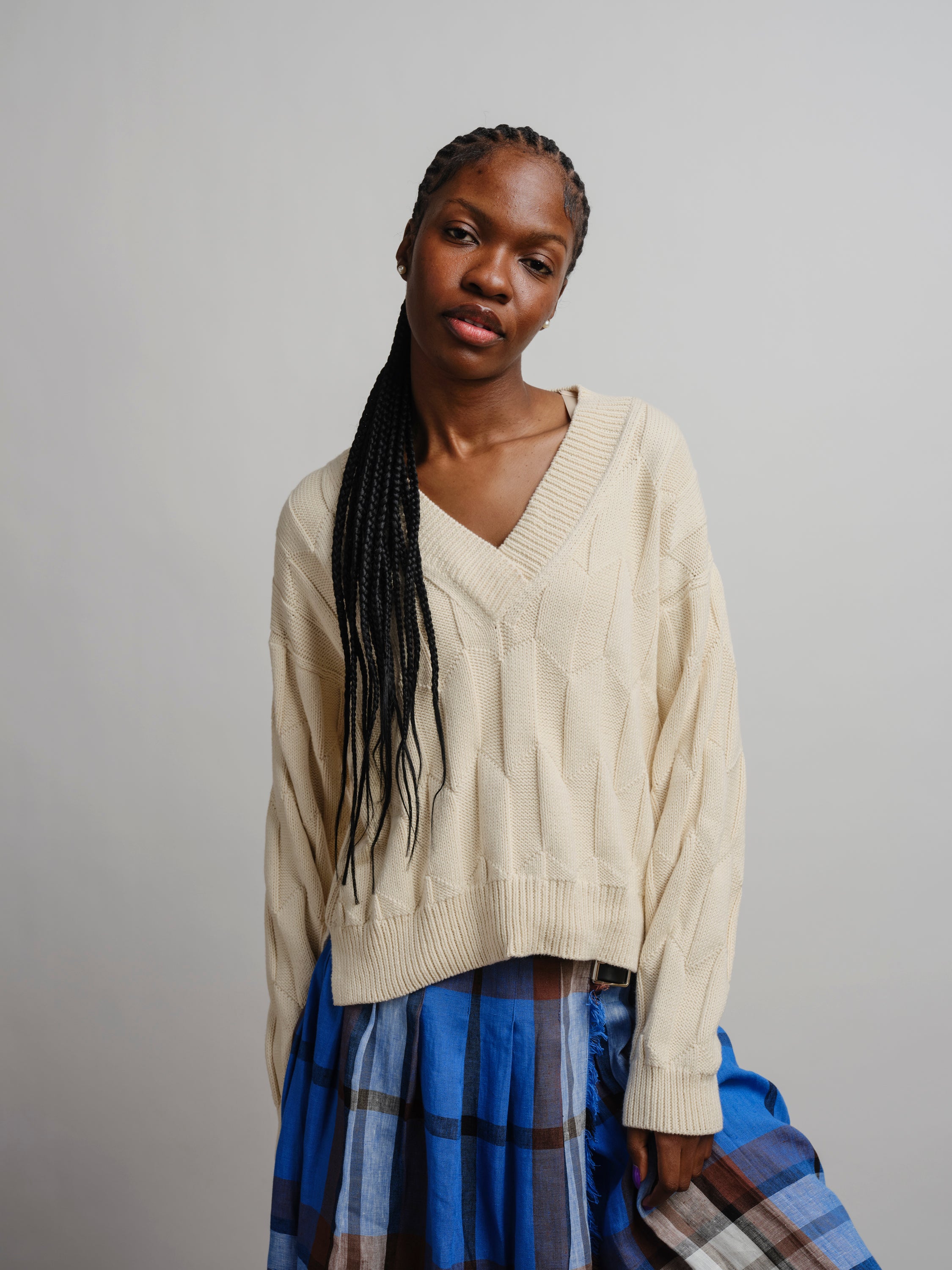 Lilly Chevron V-Neck Sweater - Plaster