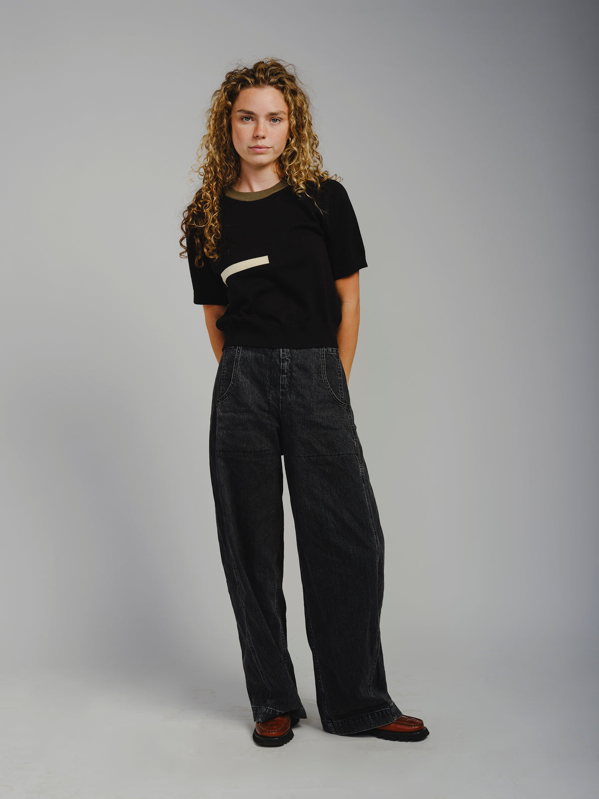 The Endery Ruben Tee, Anthracite — tee