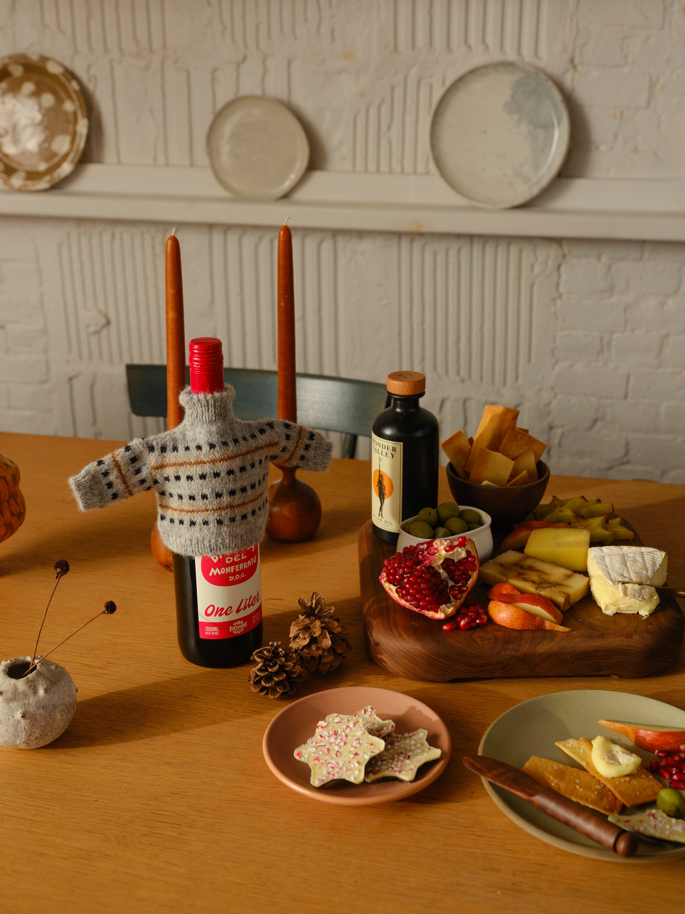 wine-bottle-knit-cozy-grey-sweater-fair-isle-artisan-knit