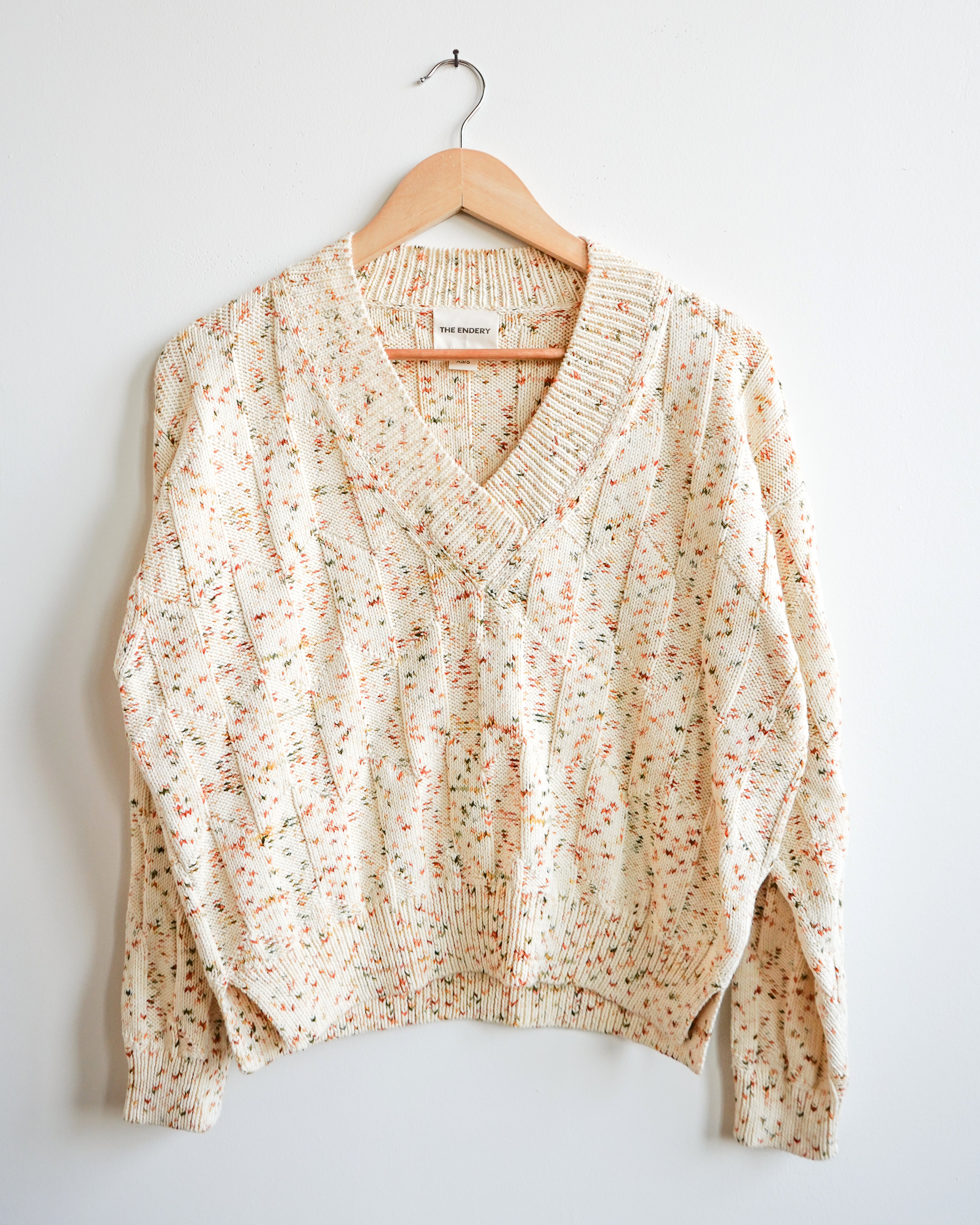 Lilly Chevron V-Neck Sweater - Dune