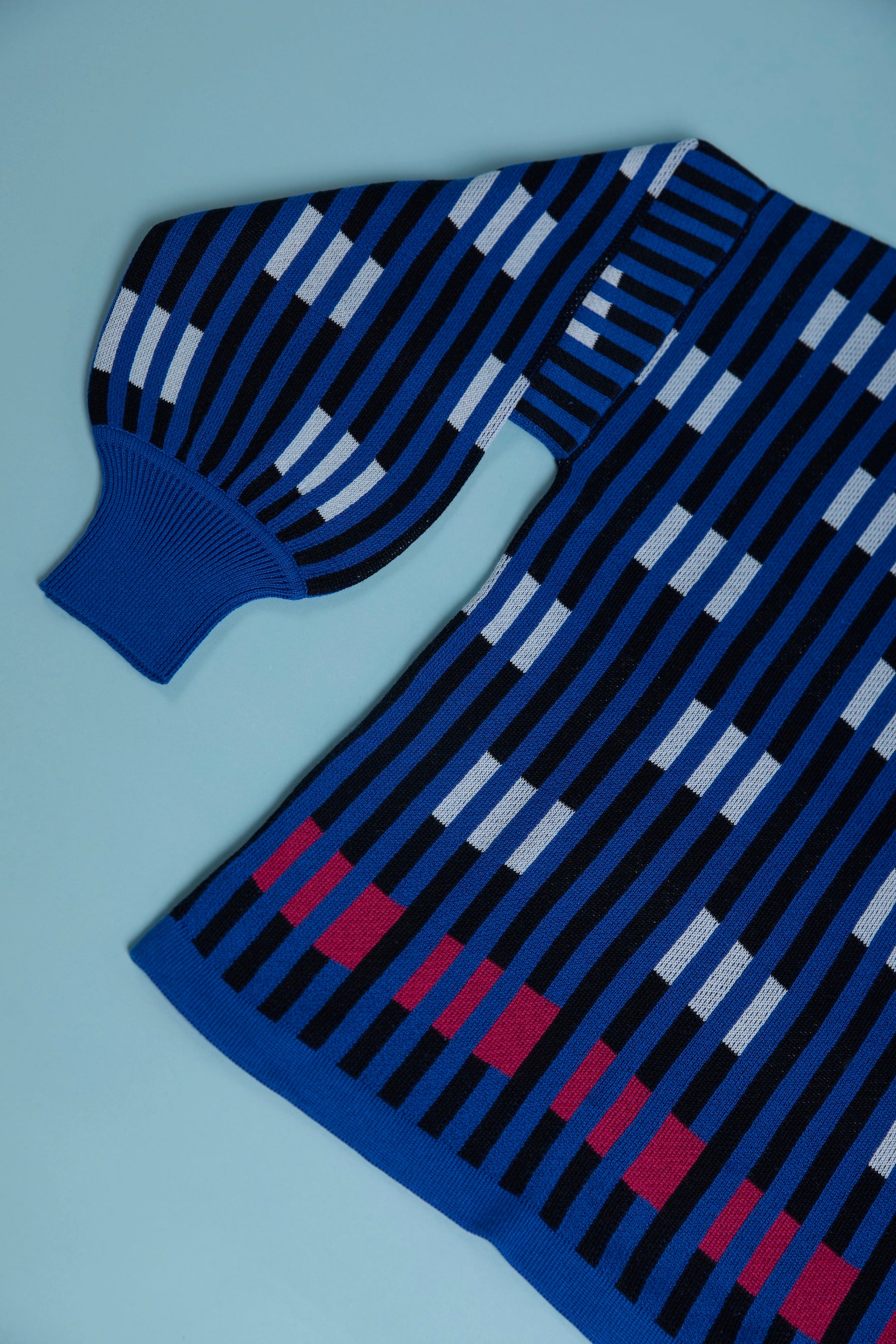 Bauhaus L/S Crew Sweater - Hologram