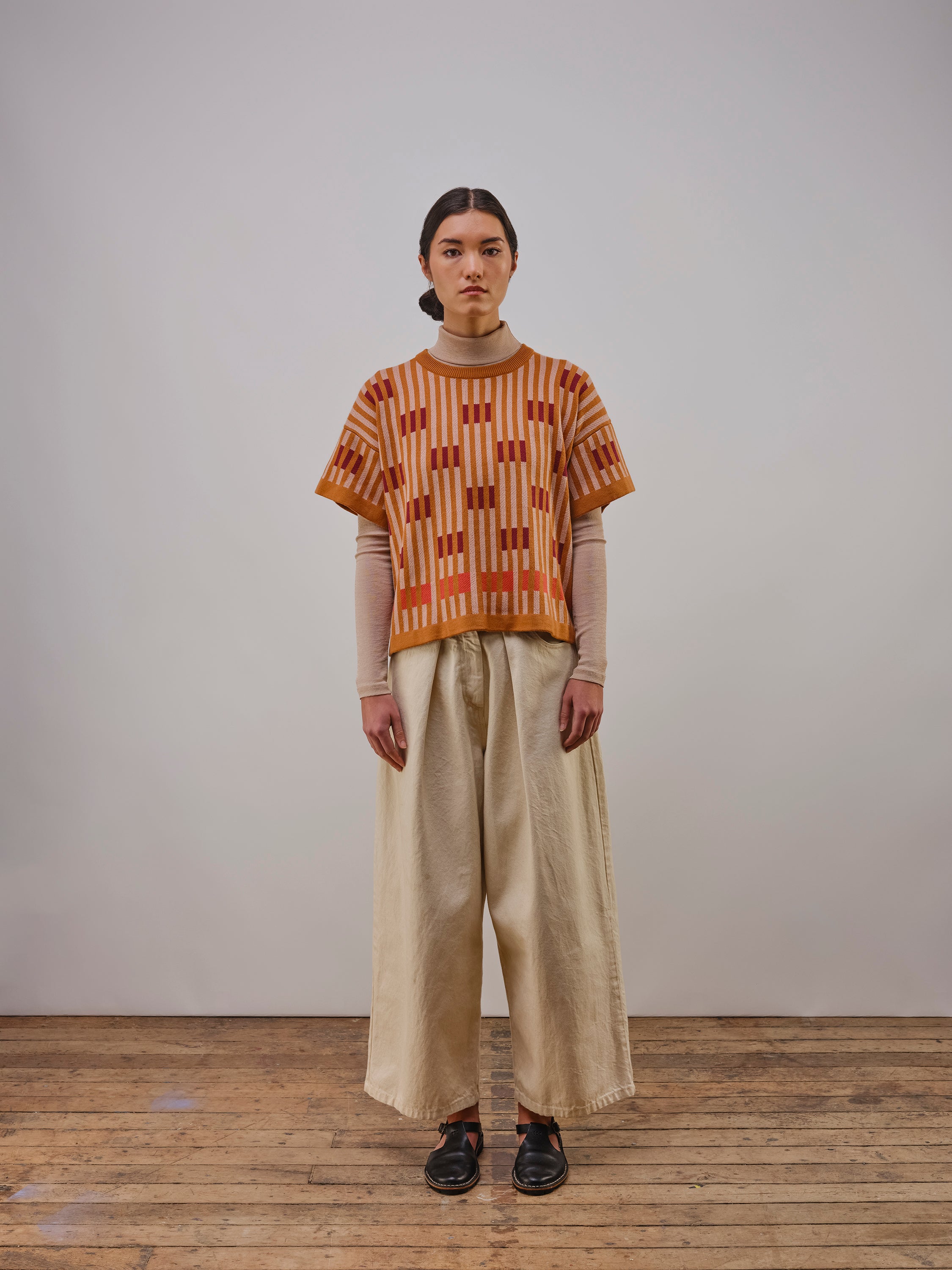 Bauhaus Short Sleeve Sweater Tee - Venus