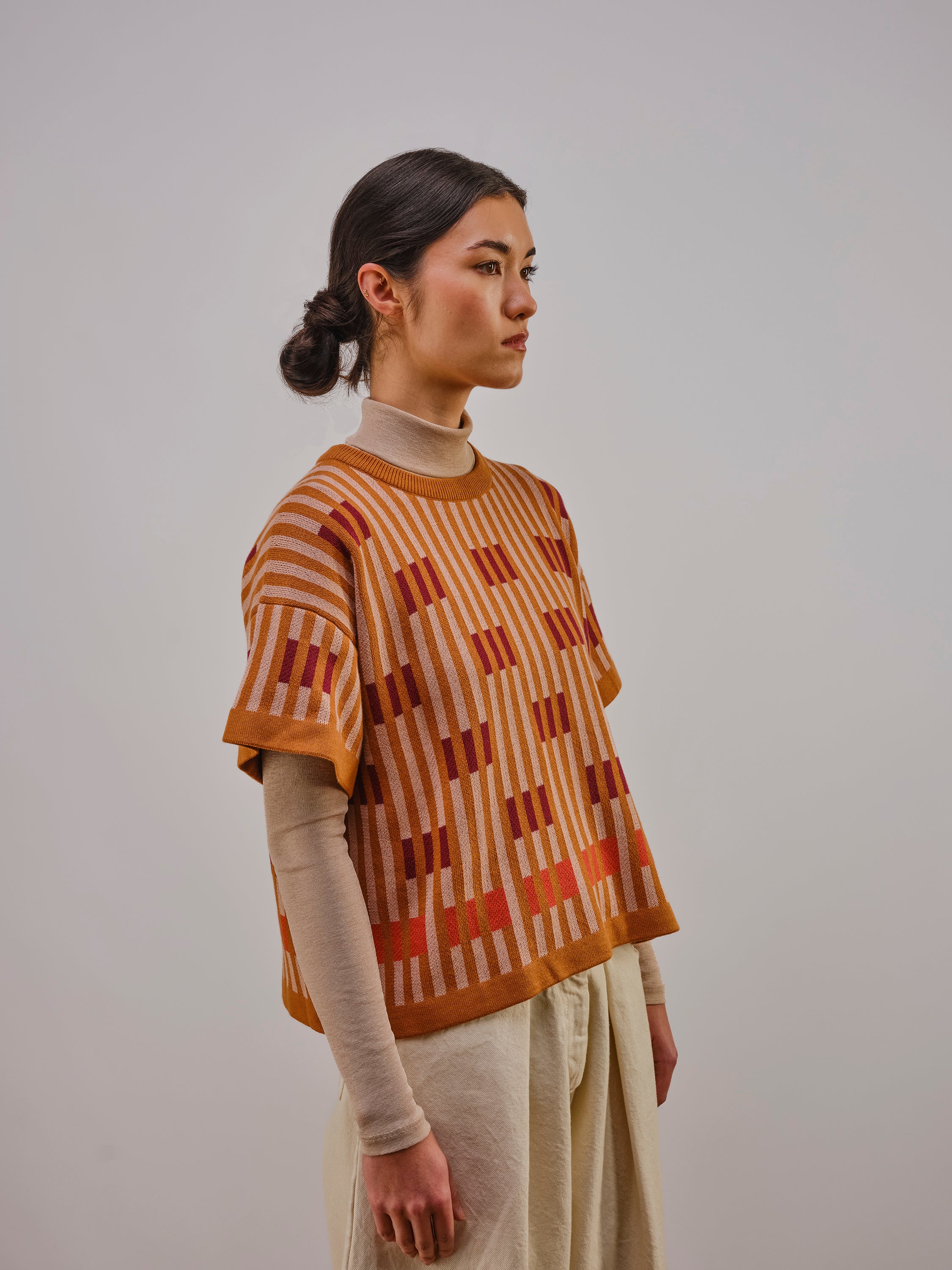 Bauhaus Short Sleeve Sweater Tee - Venus