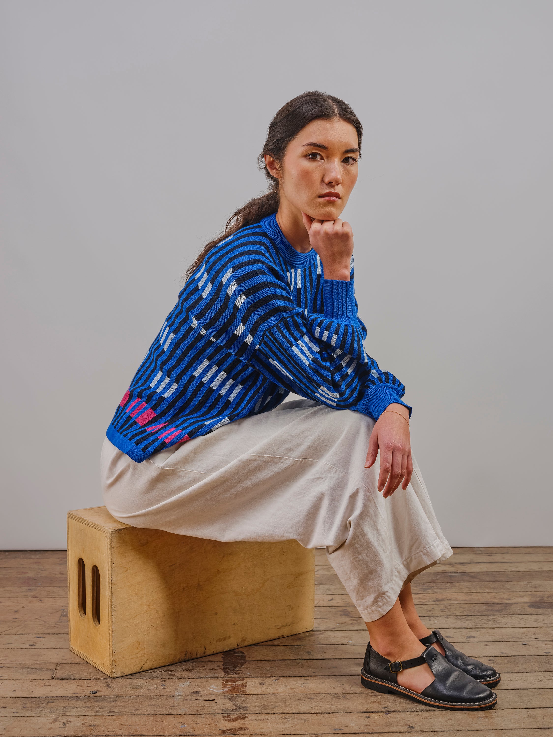 Bauhaus L/S Crew Sweater - Hologram