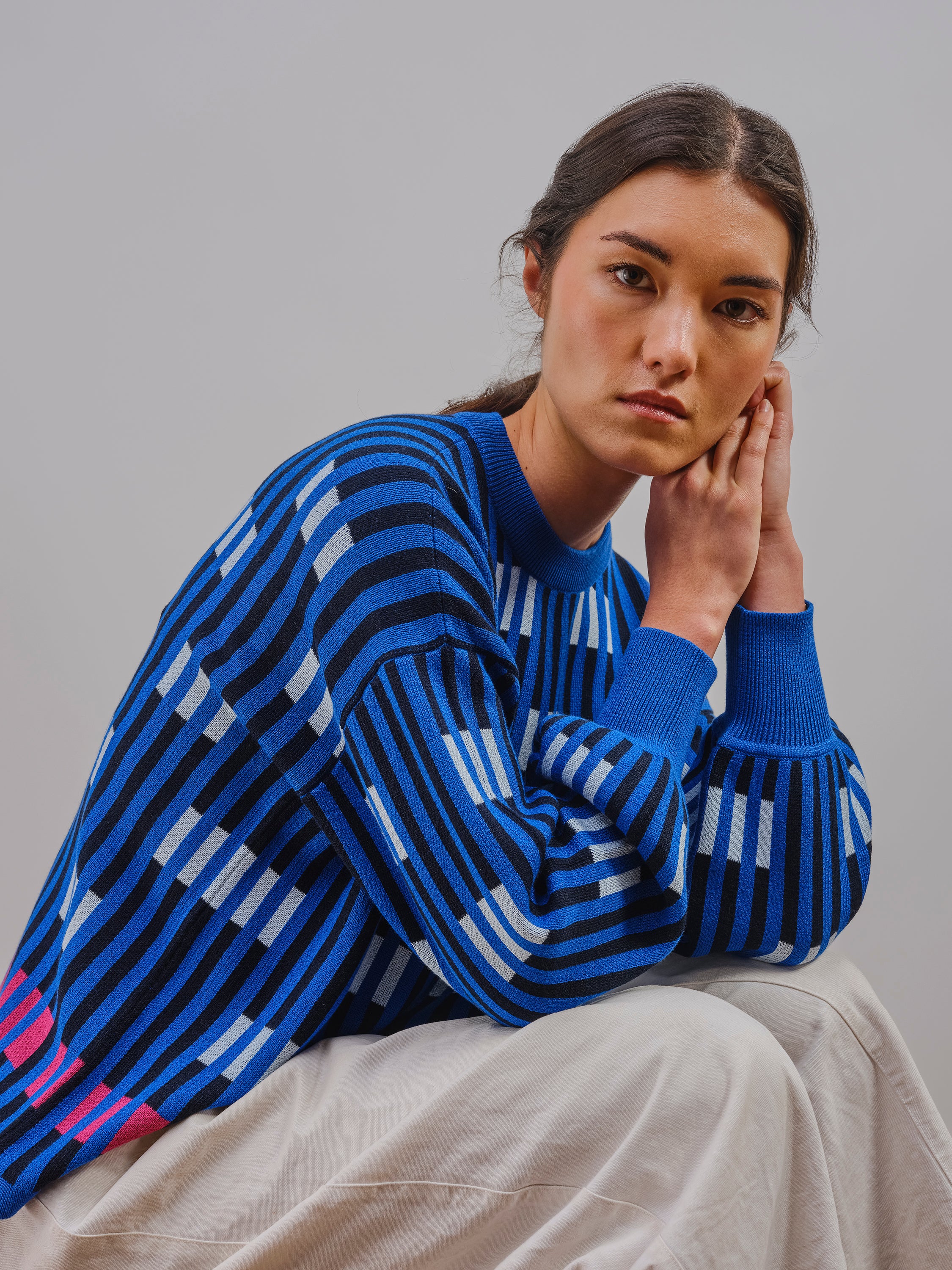 Bauhaus L/S Crew Sweater - Hologram