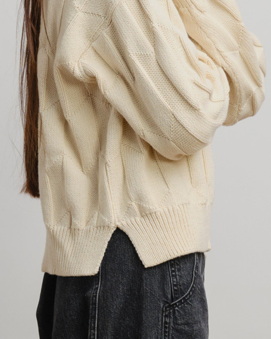 Lilly Chevron V-Neck Sweater - Plaster