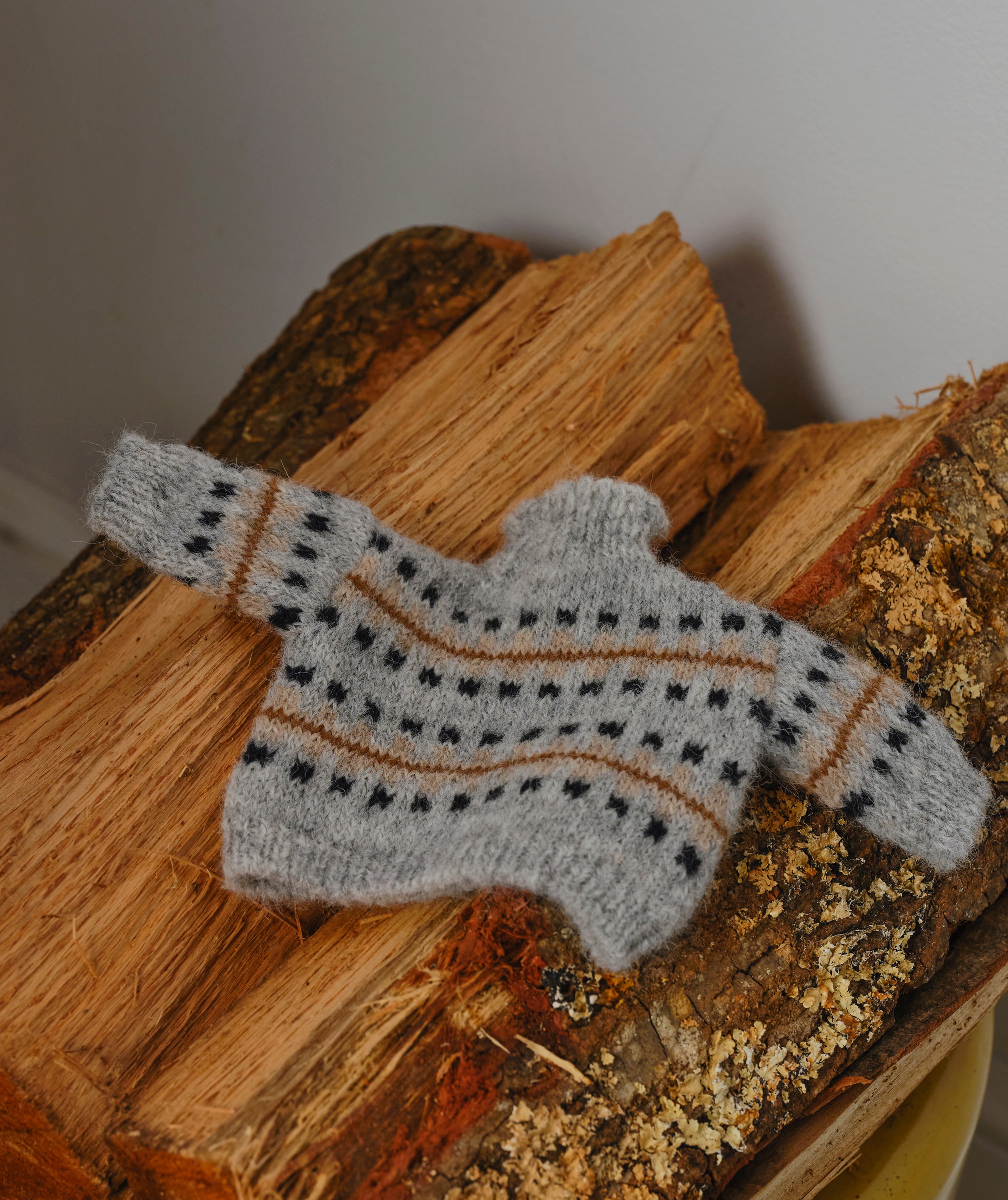 wine-bottle-sweater-cozy-knit