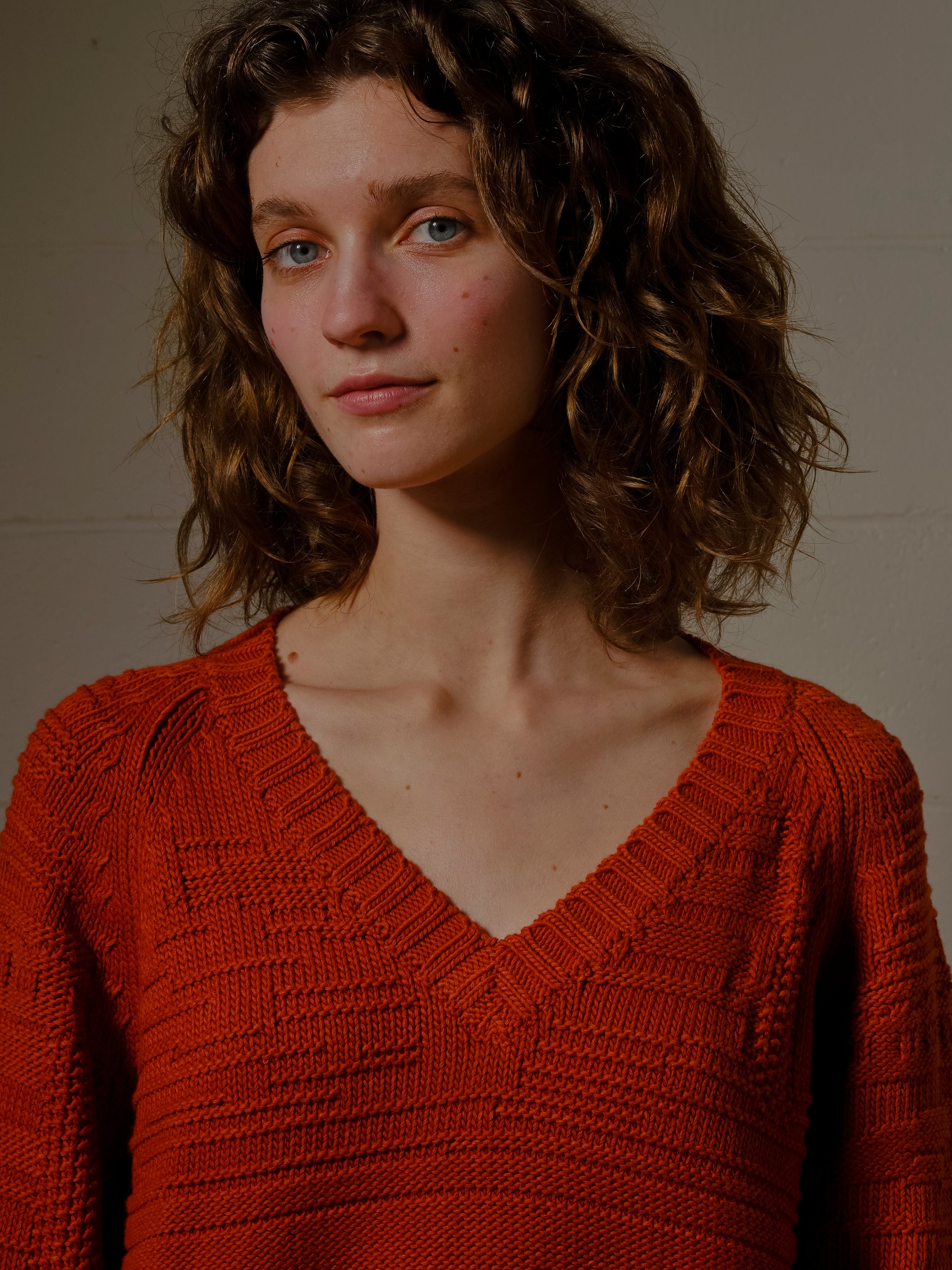 Klee Textured L/S V-Neck - Tomato