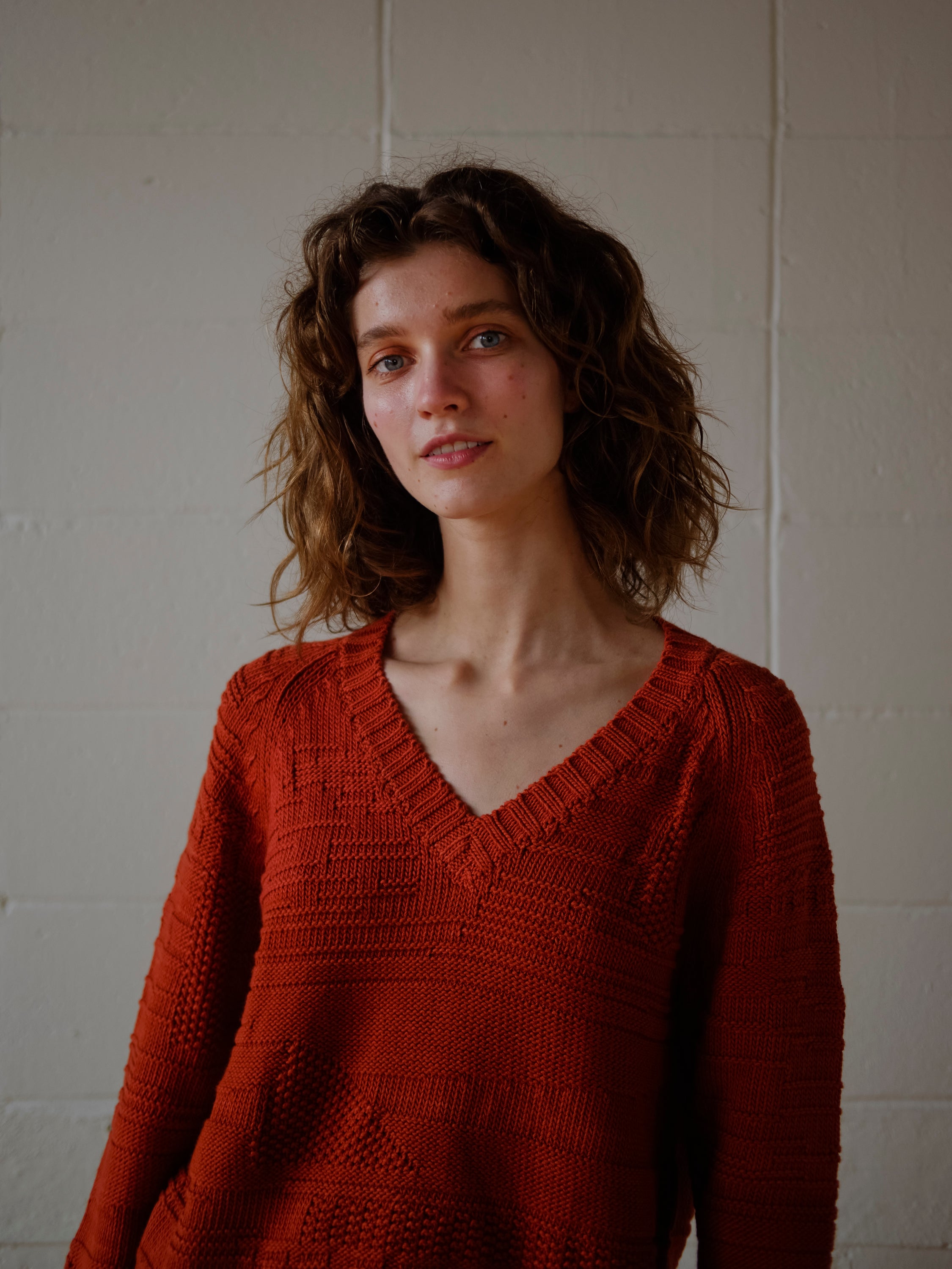 Klee Textured L/S V-Neck - Tomato