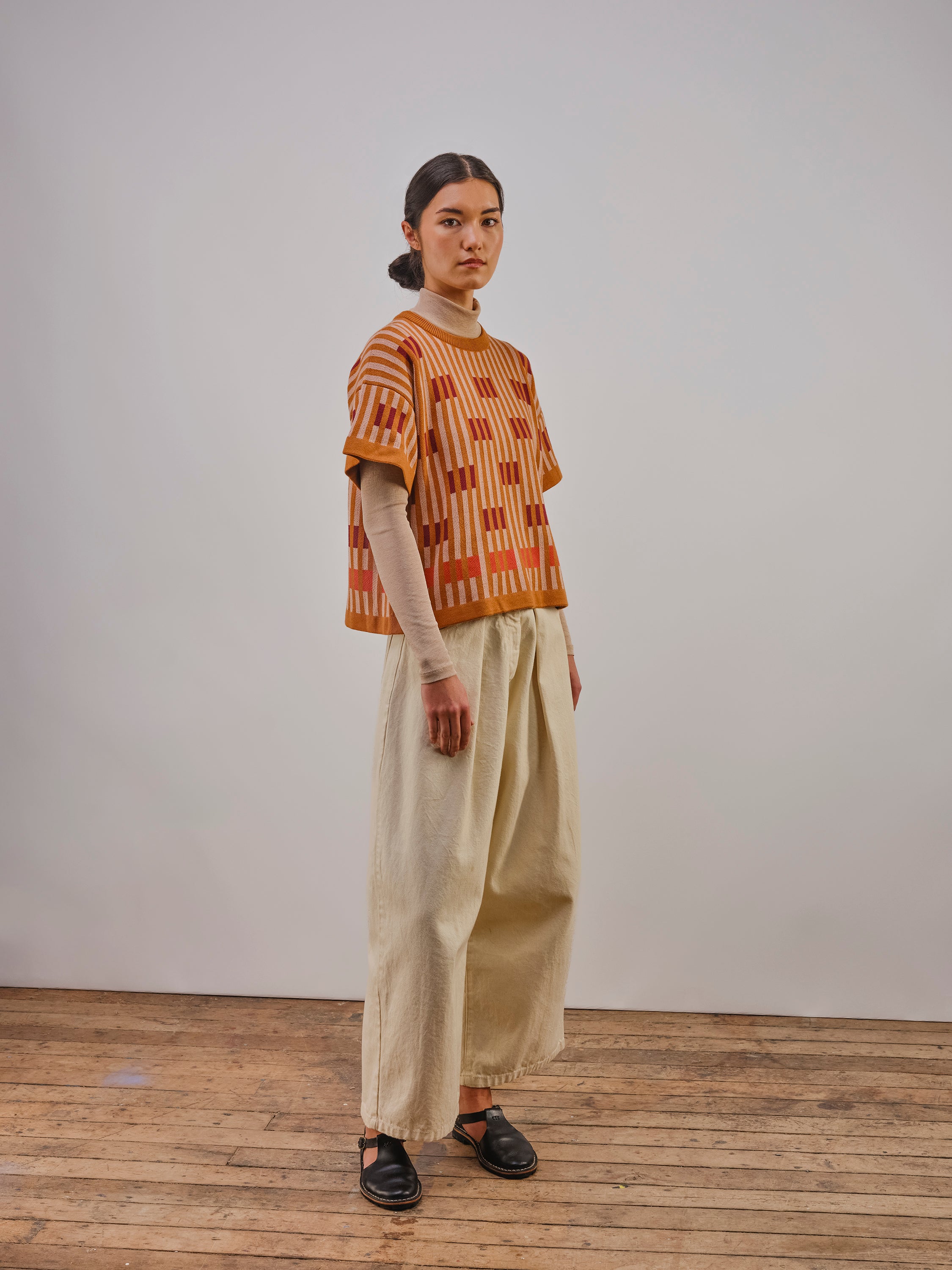 Bauhaus Short Sleeve Sweater Tee - Venus